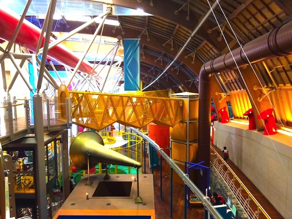 山梨県立科学館 子どもが1日中遊んで学べる場所 サイエンスショーがおすすめ すそのナビ